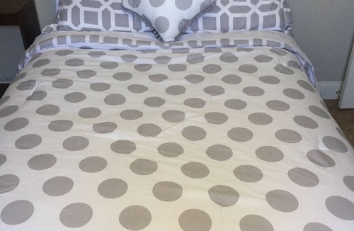 Mac Mahan House | Waterfront 1 bedroom guest house with full bathroom/laundry and full kitchen.