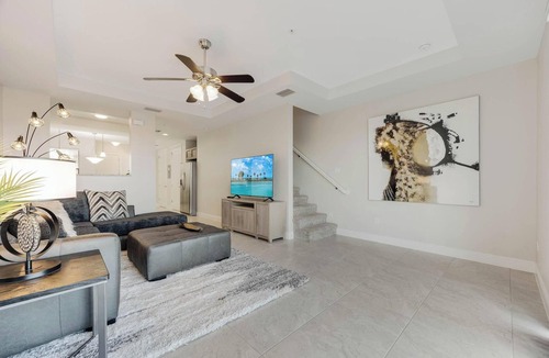 Eight Lakes House | Waterfront 3-bedroom townhome centrally located