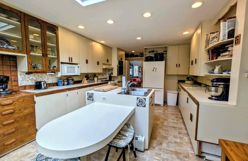 Hancock Point House | Waterfront Cottage w/Private Beach & Stunning Views