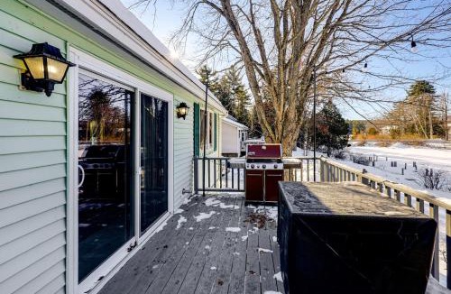 Lincoln House | Waterfront Family Home w/Seasonal Dock in Lincoln
