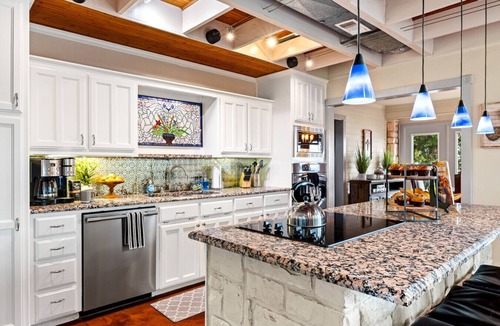 Dennis House | Waterfront Gem w/Deck, Kayaks & Private Dock