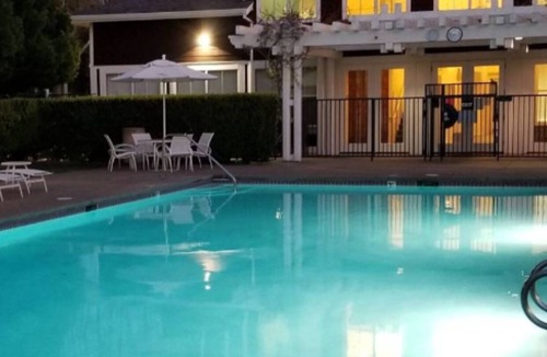 Marina Bay Condo | Waterfront Retreat in Bay Area, near San Francisco