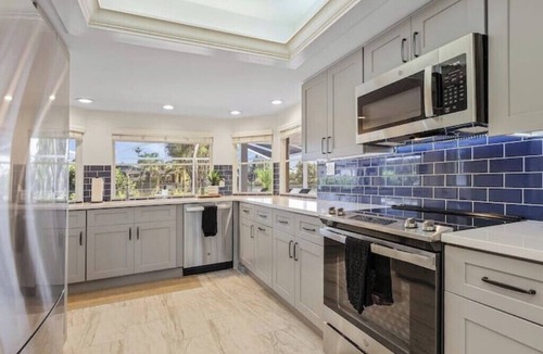 Iona House | Waterview! 5 bdrms! 10 minutes to Fort Myers Beach