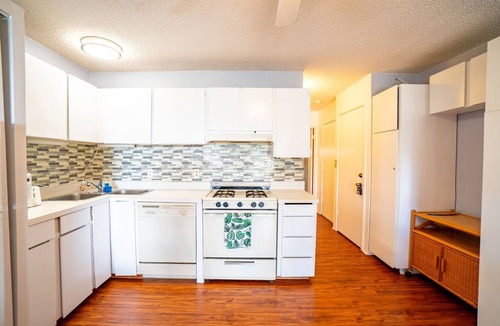 Ualapue Condo | Wavecrest C 214 Ocean View