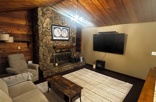 Cohoe House | Welcoming Kozy Kasilof Cabin on 8 acres. Sleeps 6