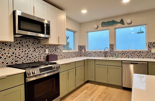Eastport House | Whale Watching from the Deck/Fully Renovated/All new furnishings