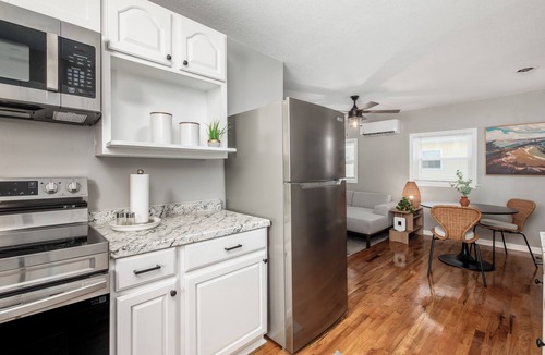 Buckeye Lake House | Whether you are visiting for a quick weekend or a longer stay, our cozy cottage is perfectly located in the heart of Buckeye Lake, just a short stroll to so much fun!