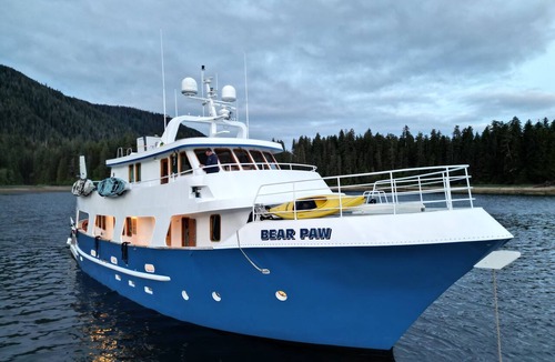 Ketchikan Boat Rental | Why knot YACHT!!!! Luxury king accommodation on the dock with breakfast included