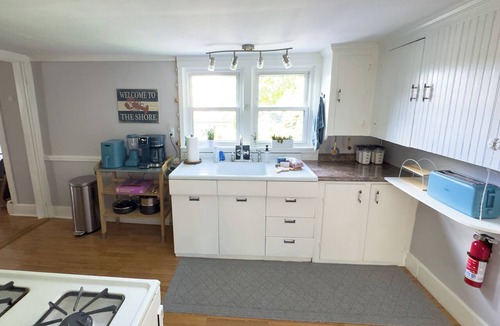 Willard Apartment | Willard Beach Area 2-Bedroom Apartment with Full Kitchen
