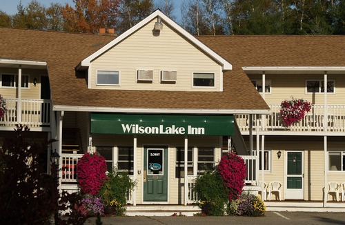 Dryden Apartment | Wilson Lake Inn Lakefront Getaway w/Kayaks & Canoe, Porch & Lake Views, Maine