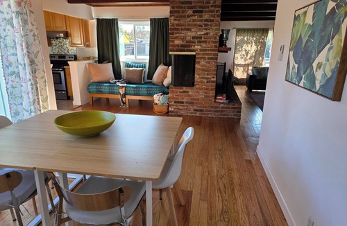 West San Jose House | Winchester~Santana Row~bright 4 bedroom quiet cottage lane~9 beds!~large groups