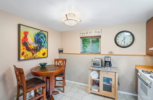 Rabbit Creek House | Wind Song Retreat on the Anchorage Hillside!