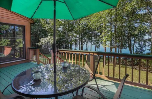 Unity House | Winnecook Lake House