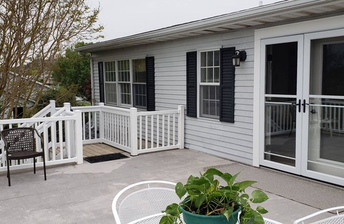 Seabreeze Apartment | Winter, Spring, Summer, Fall - Quiet Studio Apt Close to the Beach