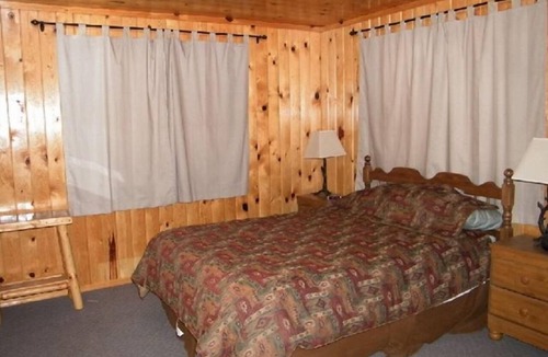 Greer Cabin | With2Beez Rustic Forest Cabin