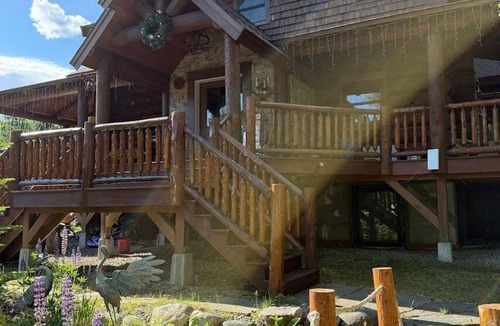 Carroll Cabin | WM dream home in National Forest; AC, swimspa, beach, massage chair, 2 min from ski area!