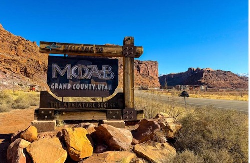 Moab Hotel | Wolfe's Hotel Moab