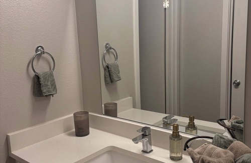 Pleasanton Apartment | Wonderful 1-bed double room with en-suite - Female Only