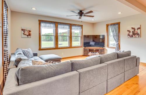 Ava House | Wooded Escape w/Pond & Grill in Pleasant City!