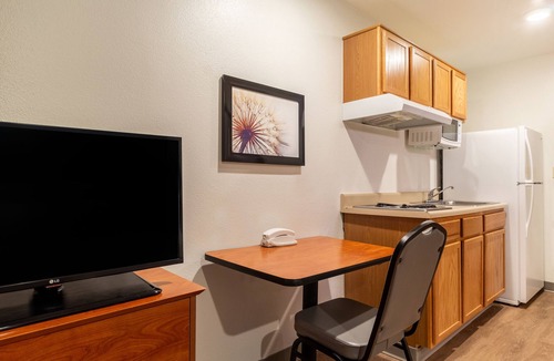Bryan Hotel | WoodSpring Suites College Station
