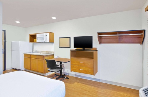 West Columbus Hotel | WoodSpring Suites Columbus Urbancrest
