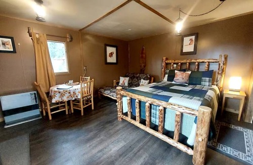 Nabesna Cabin | Wrangell-St.Elias National Park Glamping Cabin for an Alaskan Outdoor Adventure