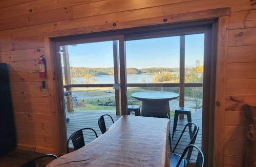 Scio Villa | Yellowstone/Hot Tub-Pet friendly-Lakeview -8 Person Lodge