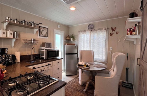 El Sobrante Cottage | Your Most Romantic and Peaceful Getaway