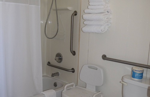 Kodiak Cabin | Zachar Bay Lodge Inc