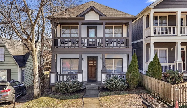 07 Large Side by Side Homes Available, 3mi to Broadway