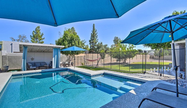 1 Mi to Dobson Ranch: Modern Escape w/Gazebo!