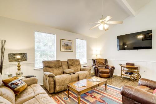 1 Mi to Downtown & Shopping: Quiet Brenham Home