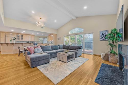 10481 Quiet Cozy 3B 3BA in a Prime Location in Cupertino