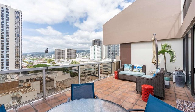11th Fl Executive Centre | Parking | Pool | Patio