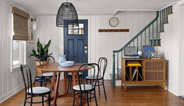 #15 Dog-Friendly 2BR Ocean-Block Cottage with Private Drive in Rehoboth Beach