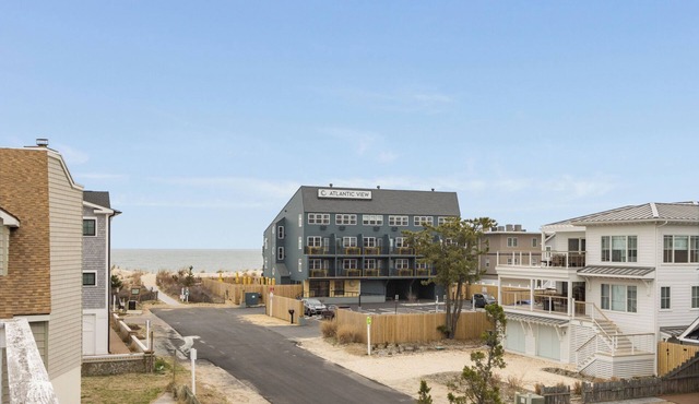 15B Clayton- Remodeled Ocean Block Townhome in Dewey Beach – Pet Friendly!