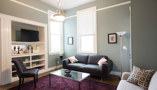 2 bed 1 bath Mission Flat w/parking & yard