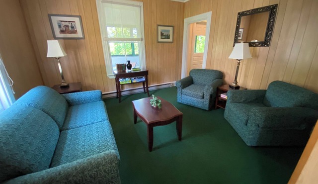 2 Bedroom Cottage at the 500 acre Poland Spring Resort with lots of onsite activities!