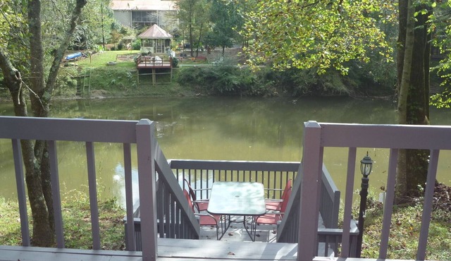 2-bedroom vacation home just 6 minutes from town.