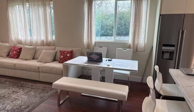 2 BR 2 Bath home close to Downtown, 2.3 miles to BART 40 minutes drive to SFO