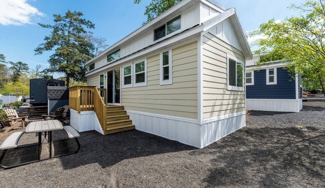 2 Homes Pool + Amenities Sleeps 16