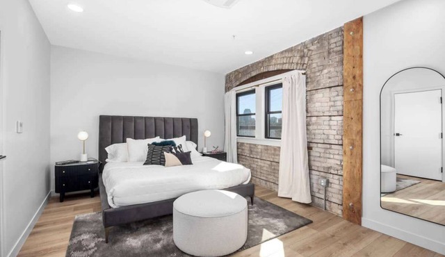 2 Private King Suites - Downtown GR Getaway