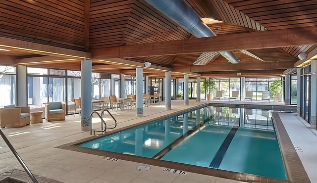 2 Units | Bay Area Hotel Stay with Pool & Free Parking