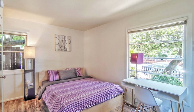 214A - Cozy Studio with AC & Kitchen near Stanford
