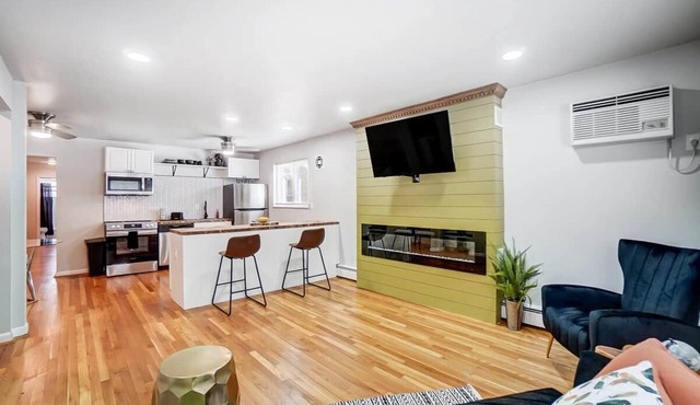 2BR Corporate Rental, 30+ Day Stay
