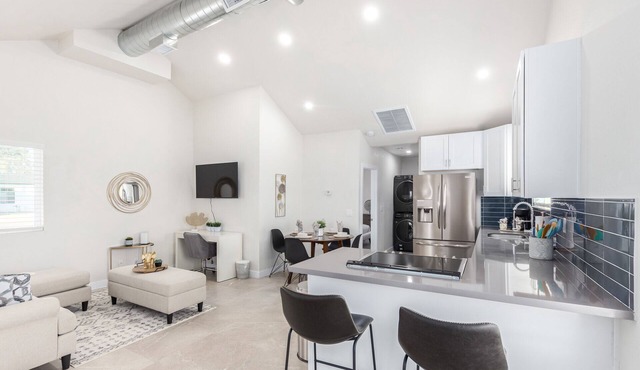 2BR w private backyard, in-home laundry!