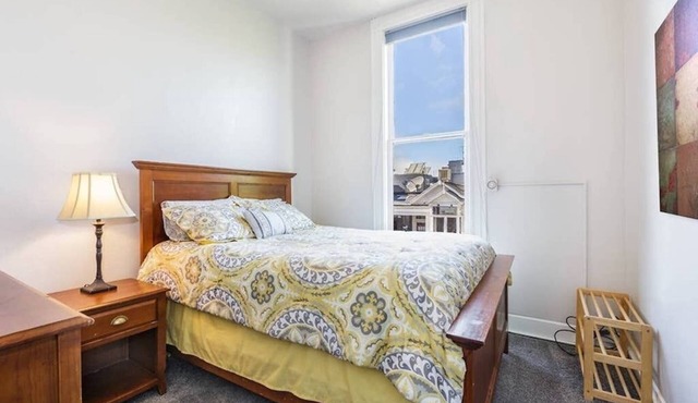 3 BD/2BA FLAT ON TRENDY UNION STREET IN SF!