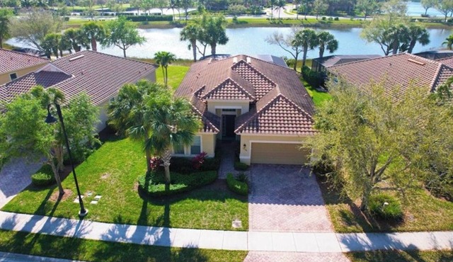 3-bd house in fantastic gated neighborhood, private pool, fitness, laundry