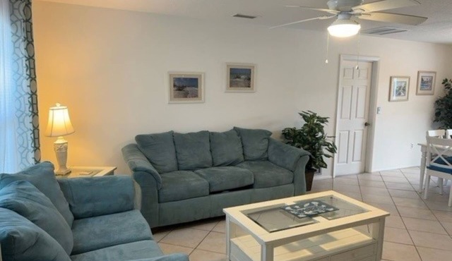 3-bedroom house in fabulous Bradenton with AC, WiFi, Youtube TV, pool and more.