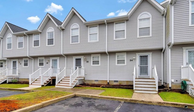 38183 Beachwood Ct. #54- Escape to the beach! This charming, well-maintained townhouse is located less than 3 miles from Bethany Beach.